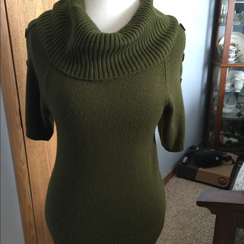 Long sweater with buttons on sleeves